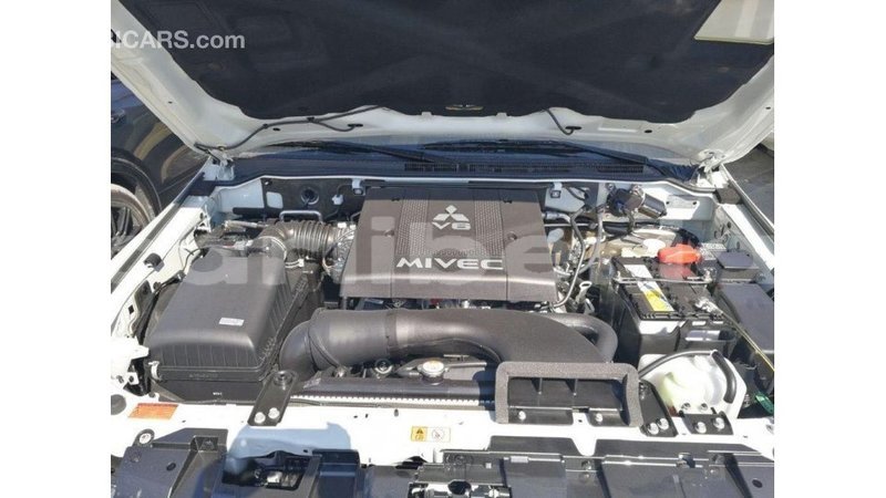 Big with watermark mitsubishi pajero bomi county import dubai 3492