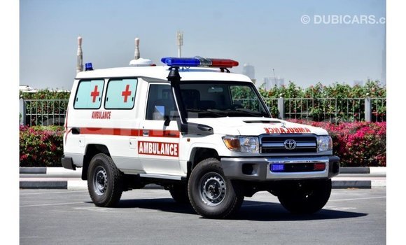 Acheter Import Voiture Toyota Land Cruiser Blanc à Import - Dubai, Comté de Bomi Acheter Import Voiture Toyota Land Cruiser Blanc à Import - Dubai, Comté de Bomi