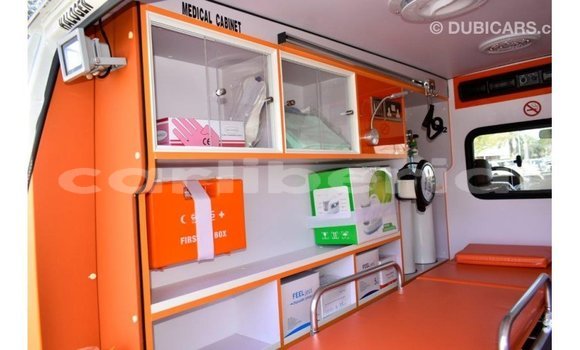 Acheter Import Voiture Toyota Land Cruiser Blanc à Import - Dubai, Comté de Bomi Acheter Import Voiture Toyota Land Cruiser Blanc à Import - Dubai, Comté de Bomi