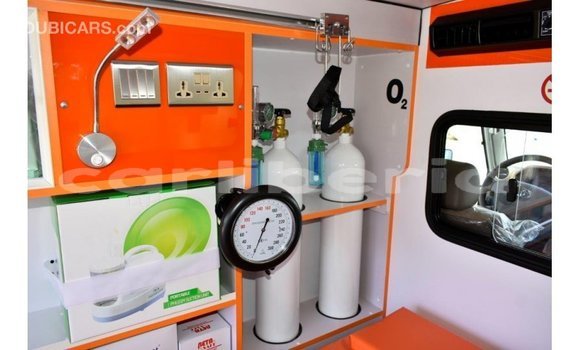 Acheter Import Voiture Toyota Land Cruiser Blanc à Import - Dubai, Comté de Bomi Acheter Import Voiture Toyota Land Cruiser Blanc à Import - Dubai, Comté de Bomi