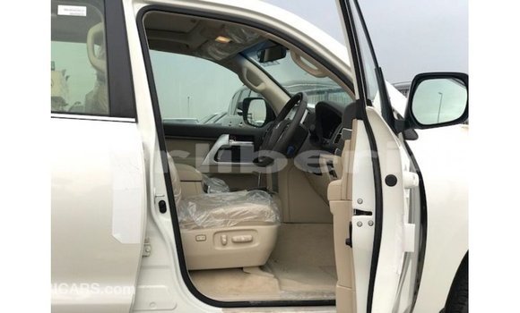 Buy Import Toyota Land Cruiser White Car in Import - Dubai in Bomi County Buy Import Toyota Land Cruiser White Car in Import - Dubai in Bomi County