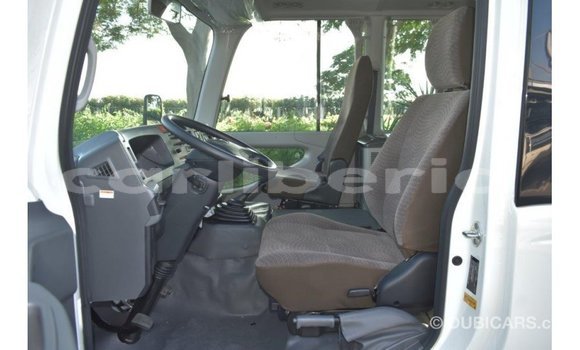 Acheter Import Voiture Toyota Coaster Blanc à Import - Dubai, Comté de Bomi Acheter Import Voiture Toyota Coaster Blanc à Import - Dubai, Comté de Bomi