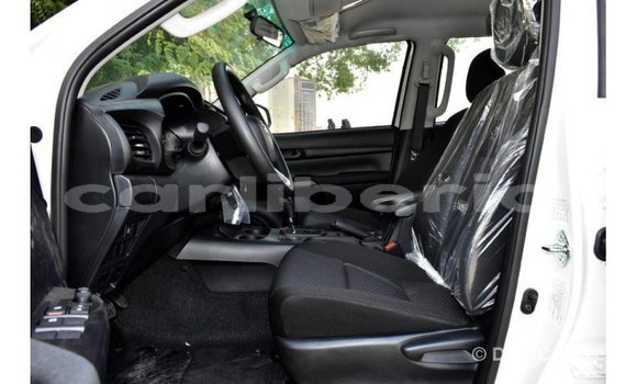 Acheter Import Voiture Toyota Hilux Blanc à Import - Dubai, Comté de Bomi Acheter Import Voiture Toyota Hilux Blanc à Import - Dubai, Comté de Bomi
