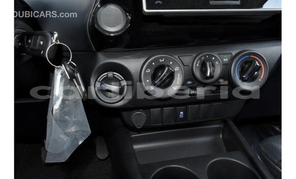Acheter Import Voiture Toyota Hilux Blanc à Import - Dubai, Comté de Bomi Acheter Import Voiture Toyota Hilux Blanc à Import - Dubai, Comté de Bomi