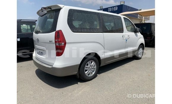 Acheter Import Voiture Hyundai Accent Blanc à Import - Dubai, Comté de Bomi Acheter Import Voiture Hyundai Accent Blanc à Import - Dubai, Comté de Bomi