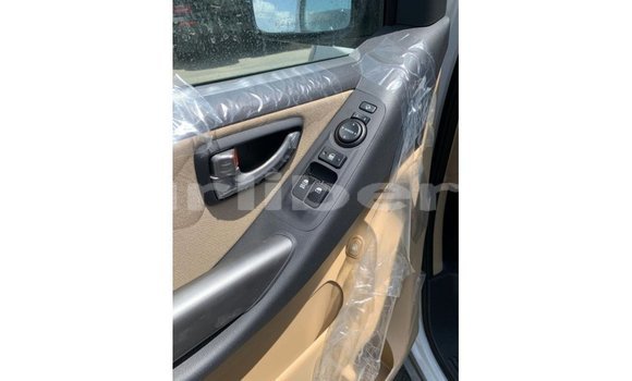 Acheter Import Voiture Hyundai Accent Blanc à Import - Dubai, Comté de Bomi Acheter Import Voiture Hyundai Accent Blanc à Import - Dubai, Comté de Bomi