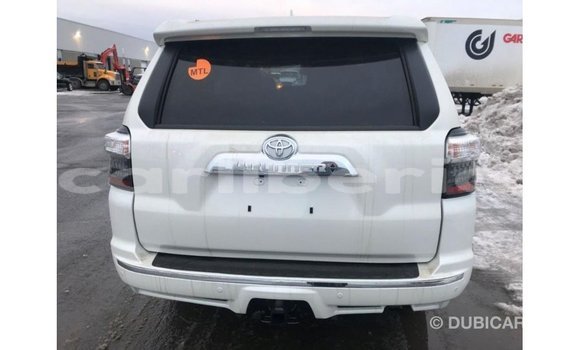 Acheter Import Utilitaire Toyota HiAce Blanc à Import - Dubai, Comté de Bomi Acheter Import Utilitaire Toyota HiAce Blanc à Import - Dubai, Comté de Bomi