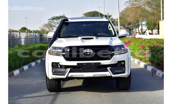 Acheter Import Voiture Toyota Land Cruiser Blanc à Import - Dubai, Comté de Bomi Acheter Import Voiture Toyota Land Cruiser Blanc à Import - Dubai, Comté de Bomi
