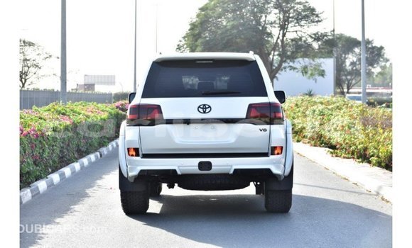 Acheter Import Voiture Toyota Land Cruiser Blanc à Import - Dubai, Comté de Bomi Acheter Import Voiture Toyota Land Cruiser Blanc à Import - Dubai, Comté de Bomi