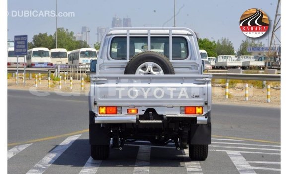 Acheter Import Voiture Toyota Land Cruiser Autre à Import - Dubai, Comté de Bomi Acheter Import Voiture Toyota Land Cruiser Autre à Import - Dubai, Comté de Bomi