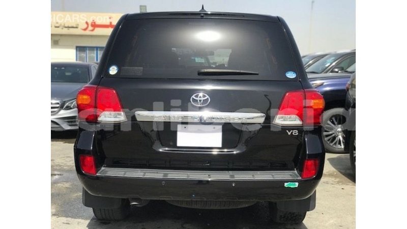 Big with watermark toyota land cruiser bomi county import dubai 3542
