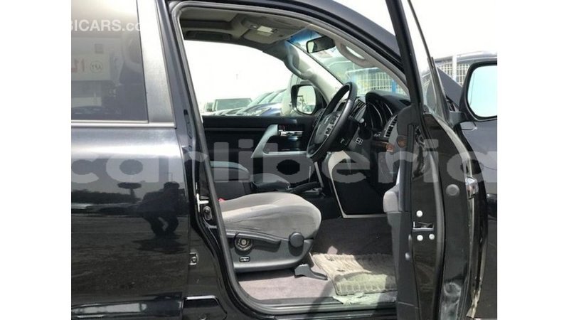 Big with watermark toyota land cruiser bomi county import dubai 3542