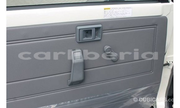 Acheter Import Voiture Toyota Land Cruiser Blanc à Import - Dubai, Comté de Bomi Acheter Import Voiture Toyota Land Cruiser Blanc à Import - Dubai, Comté de Bomi