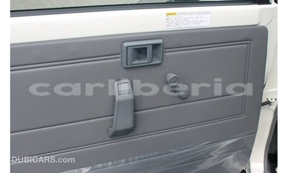 Acheter Import Voiture Toyota Land Cruiser Blanc à Import - Dubai, Comté de Bomi Acheter Import Voiture Toyota Land Cruiser Blanc à Import - Dubai, Comté de Bomi