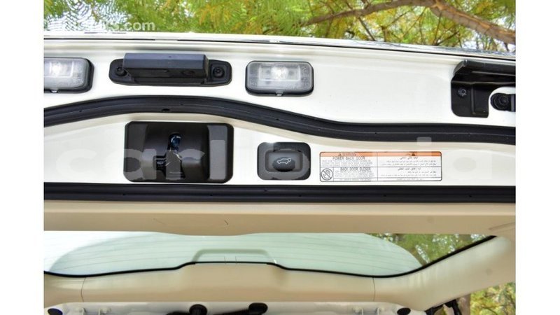Big with watermark toyota land cruiser bomi county import dubai 3566