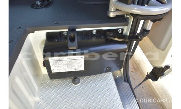 Acheter Import Voiture Toyota Coaster Blanc à Import - Dubai, Comté de Bomi Acheter Import Voiture Toyota Coaster Blanc à Import - Dubai, Comté de Bomi