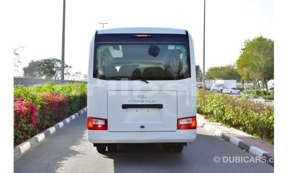 Acheter Import Voiture Toyota Coaster Blanc à Import - Dubai, Comté de Bomi Acheter Import Voiture Toyota Coaster Blanc à Import - Dubai, Comté de Bomi