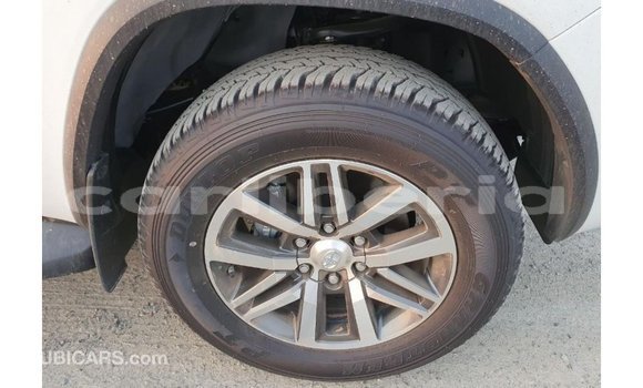 Acheter Import Voiture Toyota Fortuner Blanc à Import - Dubai, Comté de Bomi Acheter Import Voiture Toyota Fortuner Blanc à Import - Dubai, Comté de Bomi