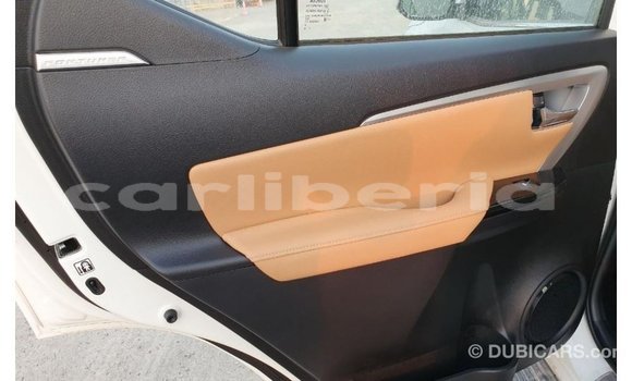 Acheter Import Voiture Toyota Fortuner Blanc à Import - Dubai, Comté de Bomi Acheter Import Voiture Toyota Fortuner Blanc à Import - Dubai, Comté de Bomi