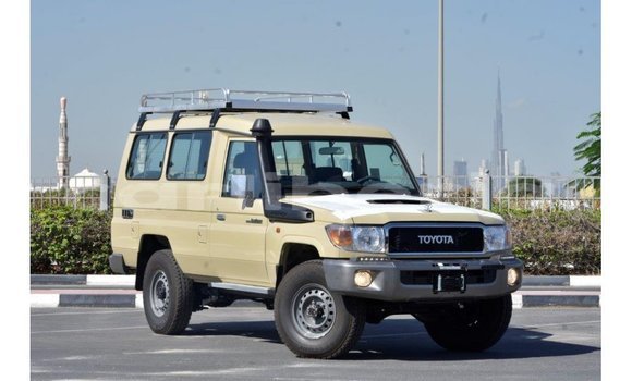 Acheter Import Voiture Toyota Land Cruiser Beige à Import - Dubai, Comté de Bomi Acheter Import Voiture Toyota Land Cruiser Beige à Import - Dubai, Comté de Bomi
