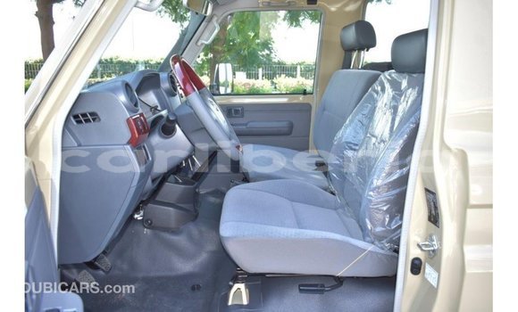 Acheter Import Voiture Toyota Land Cruiser Beige à Import - Dubai, Comté de Bomi Acheter Import Voiture Toyota Land Cruiser Beige à Import - Dubai, Comté de Bomi