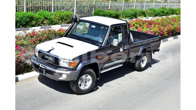Big with watermark toyota land cruiser bomi county import dubai 3627