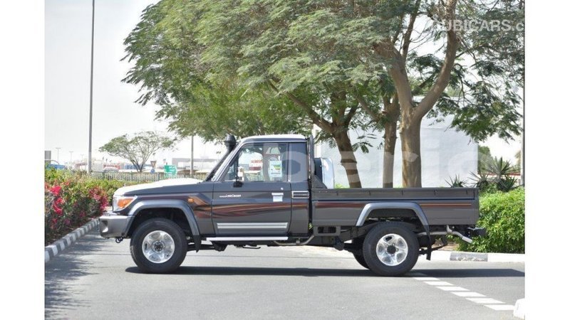 Big with watermark toyota land cruiser bomi county import dubai 3627