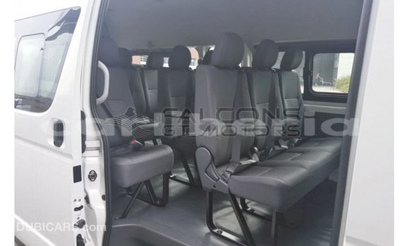 Acheter Import Voiture Toyota Hiace Blanc à Import - Dubai, Comté de Bomi Acheter Import Voiture Toyota Hiace Blanc à Import - Dubai, Comté de Bomi