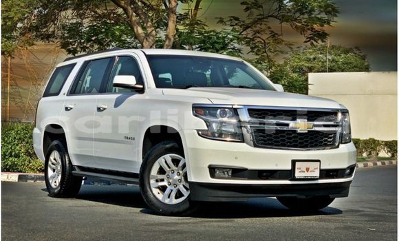 Acheter Import Voiture Chevrolet Tahoe Blanc à Import - Dubai, Comté de Bomi Acheter Import Voiture Chevrolet Tahoe Blanc à Import - Dubai, Comté de Bomi