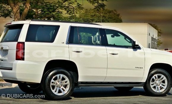 Acheter Import Voiture Chevrolet Tahoe Blanc à Import - Dubai, Comté de Bomi Acheter Import Voiture Chevrolet Tahoe Blanc à Import - Dubai, Comté de Bomi