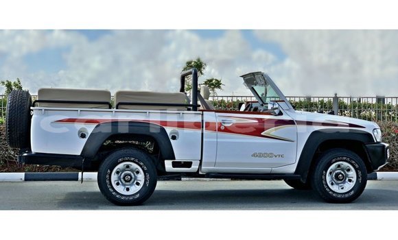 Acheter Import Voiture Nissan Patrol Blanc à Import - Dubai, Comté de Bomi Acheter Import Voiture Nissan Patrol Blanc à Import - Dubai, Comté de Bomi