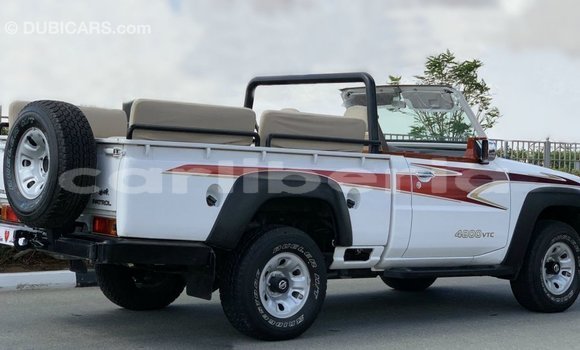 Acheter Import Voiture Nissan Patrol Blanc à Import - Dubai, Comté de Bomi Acheter Import Voiture Nissan Patrol Blanc à Import - Dubai, Comté de Bomi