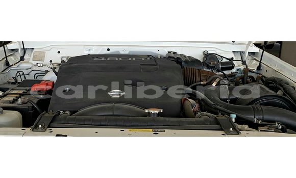 Acheter Import Voiture Nissan Patrol Blanc à Import - Dubai, Comté de Bomi Acheter Import Voiture Nissan Patrol Blanc à Import - Dubai, Comté de Bomi