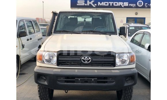 Buy Import Toyota Land Cruiser White Car in Import - Dubai in Bomi County