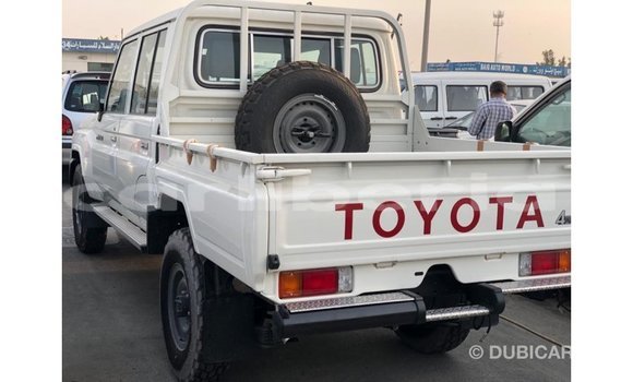Acheter Import Voiture Toyota Land Cruiser Blanc à Import - Dubai, Comté de Bomi Acheter Import Voiture Toyota Land Cruiser Blanc à Import - Dubai, Comté de Bomi