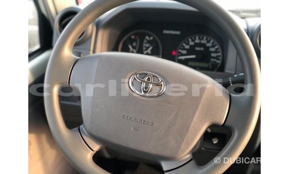 Acheter Import Voiture Toyota Land Cruiser Blanc à Import - Dubai, Comté de Bomi Acheter Import Voiture Toyota Land Cruiser Blanc à Import - Dubai, Comté de Bomi