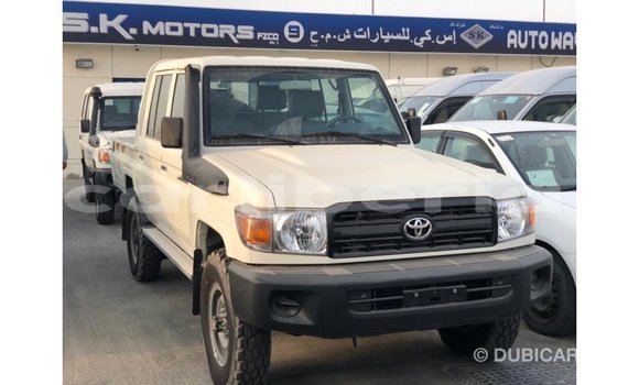 Acheter Import Voiture Toyota Land Cruiser Blanc à Import - Dubai, Comté de Bomi Acheter Import Voiture Toyota Land Cruiser Blanc à Import - Dubai, Comté de Bomi
