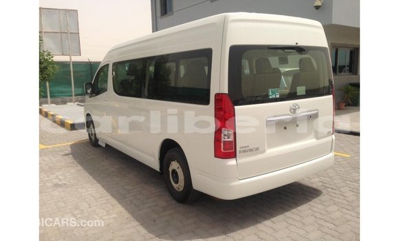 Acheter Import Voiture Toyota Hiace Blanc à Import - Dubai, Comté de Bomi Acheter Import Voiture Toyota Hiace Blanc à Import - Dubai, Comté de Bomi