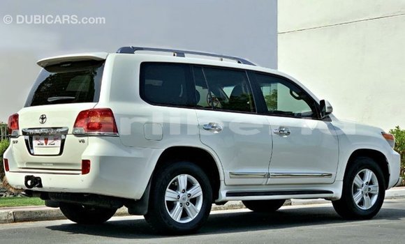Acheter Import Voiture Toyota Land Cruiser Blanc à Import - Dubai, Comté de Bomi Acheter Import Voiture Toyota Land Cruiser Blanc à Import - Dubai, Comté de Bomi
