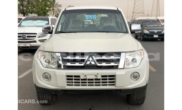 Acheter Import Voiture Mitsubishi Pajero Blanc à Import - Dubai, Comté de Bomi Acheter Import Voiture Mitsubishi Pajero Blanc à Import - Dubai, Comté de Bomi