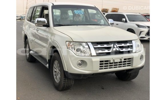 Acheter Import Voiture Mitsubishi Pajero Blanc à Import - Dubai, Comté de Bomi Acheter Import Voiture Mitsubishi Pajero Blanc à Import - Dubai, Comté de Bomi