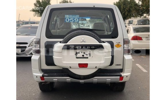 Acheter Import Voiture Mitsubishi Pajero Blanc à Import - Dubai, Comté de Bomi Acheter Import Voiture Mitsubishi Pajero Blanc à Import - Dubai, Comté de Bomi