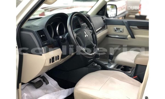 Acheter Import Voiture Mitsubishi Pajero Blanc à Import - Dubai, Comté de Bomi Acheter Import Voiture Mitsubishi Pajero Blanc à Import - Dubai, Comté de Bomi