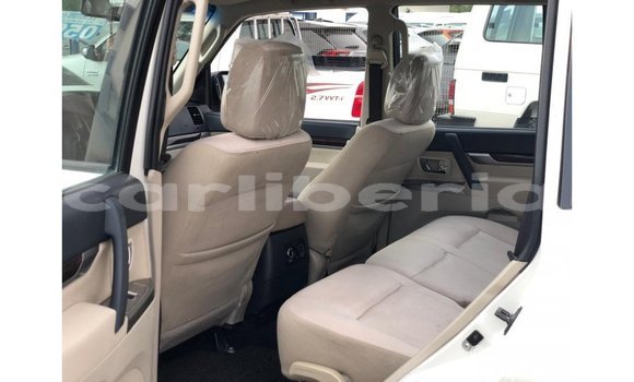Acheter Import Voiture Mitsubishi Pajero Blanc à Import - Dubai, Comté de Bomi Acheter Import Voiture Mitsubishi Pajero Blanc à Import - Dubai, Comté de Bomi