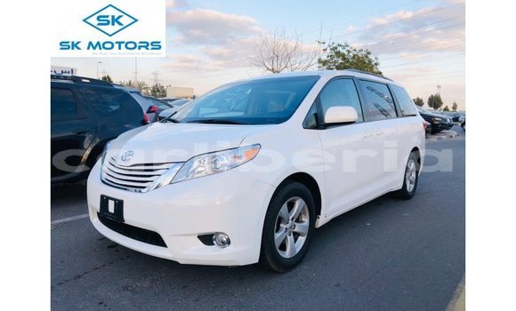 Acheter Import Voiture Toyota Sienna Blanc à Import - Dubai, Comté de Bomi Acheter Import Voiture Toyota Sienna Blanc à Import - Dubai, Comté de Bomi