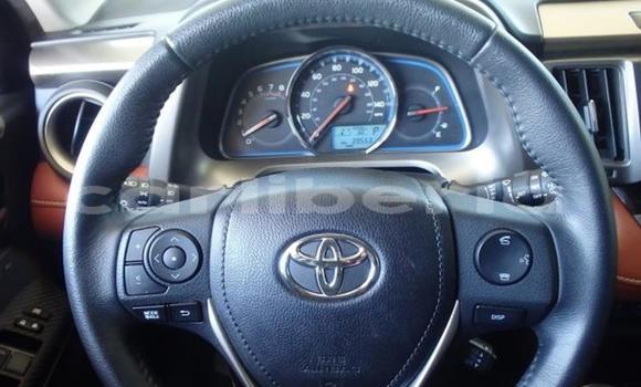 Buy Used Toyota RAV4 White Car in Monrovia in Montserrado County Buy Used Toyota RAV4 White Car in Monrovia in Montserrado County