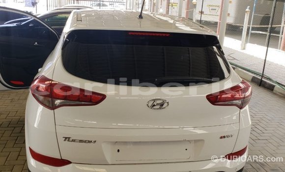 Acheter Import Voiture Hyundai Tucson Blanc à Import - Dubai, Comté de Bomi Acheter Import Voiture Hyundai Tucson Blanc à Import - Dubai, Comté de Bomi