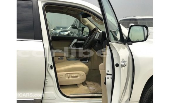 Buy Import Toyota Land Cruiser White Car in Import - Dubai in Bomi County Buy Import Toyota Land Cruiser White Car in Import - Dubai in Bomi County