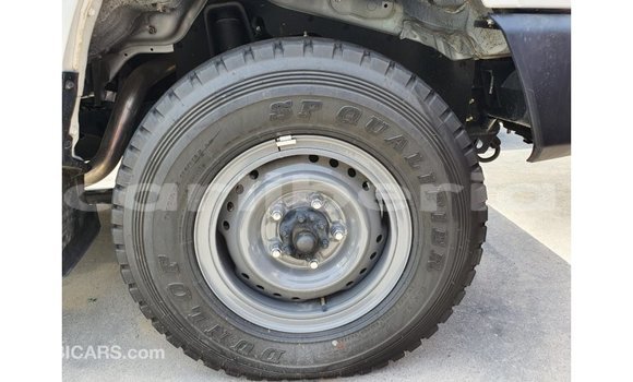 Buy Import Toyota Land Cruiser White Car in Import - Dubai in Bomi County Buy Import Toyota Land Cruiser White Car in Import - Dubai in Bomi County