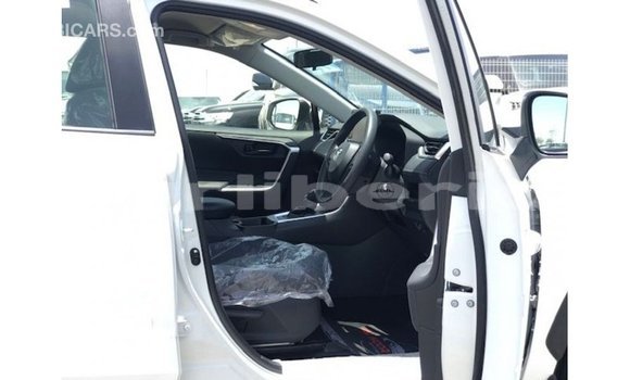 Buy Import Toyota HiAce White Truck in Import - Dubai in Bomi County Buy Import Toyota HiAce White Truck in Import - Dubai in Bomi County